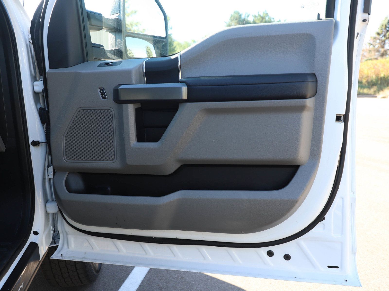 Used 2021 Ford F250 XLT w/ XLT Value Package AWD/4WD image 9