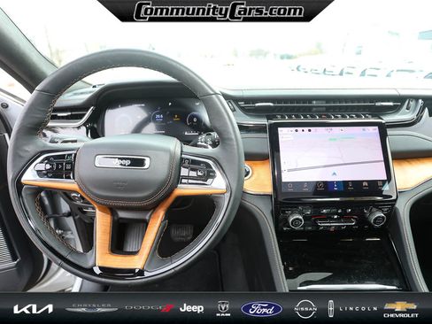 Used 2023 Jeep Grand Cherokee Summit image 13