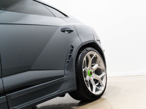 Used 2023 Lamborghini Urus S AWD/4WD image 7