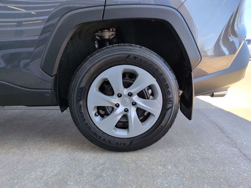 Used 2022 Toyota RAV4 LE image 30