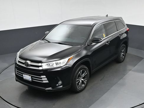 Used 2019 Toyota Highlander Plus AWD/4WD image 66