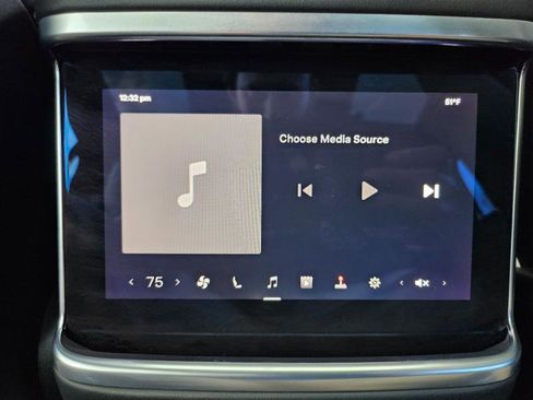 Used 2022 Tesla Model X image 61