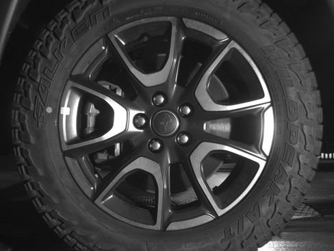 Used 2025 Jeep Compass Trailhawk AWD/4WD image 9