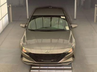 Used 2023 Hyundai Elantra SEL w/ Convenience Package FWD image 2