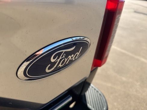 Used 2018 Ford F150 Platinum w/ Equipment Group 701A Luxury image 7