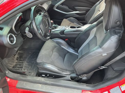 Used 2018 Chevrolet Camaro SS RWD image 5
