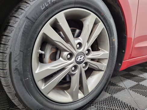 Used 2018 Hyundai Elantra SEL FWD image 31