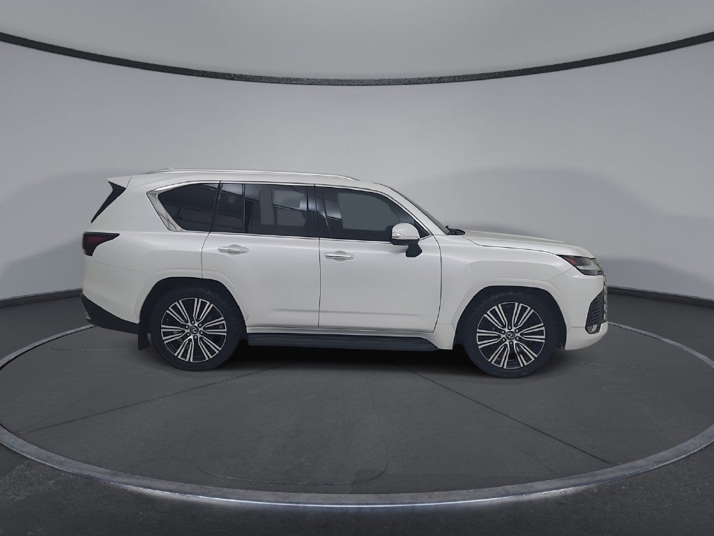 Used 2024 Lexus LX 600 4WD w/ Luxury Package image 18