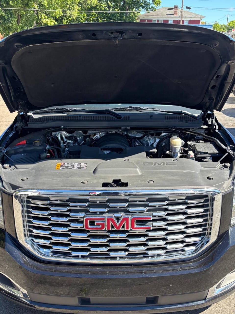 Used 2018 GMC Yukon Denali w/ Open Road Package AWD/4WD image 33