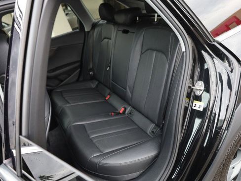 Used 2019 Audi A4 2.0T allroad Prestige w/ Prestige Package image 38