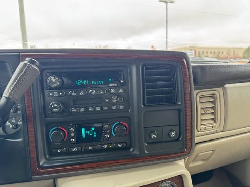 Used 2003 Cadillac Escalade AWD image 19
