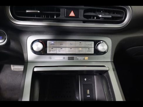 Used 2022 Hyundai Kona Limited FWD image 38