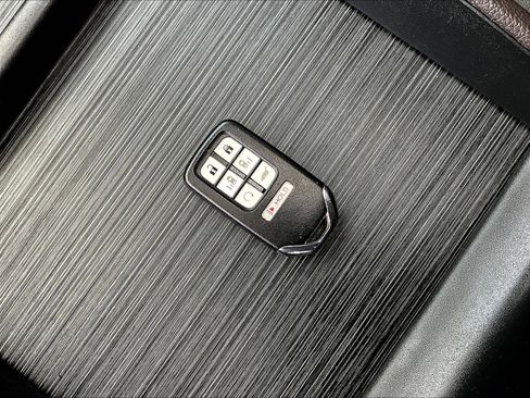Used 2023 Honda Odyssey Touring image 35
