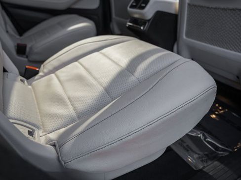 Used 2023 Mercedes-Benz GLS 450 GLS 450 image 33