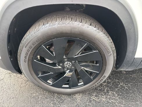 Used 2024 Volkswagen Atlas SE image 23