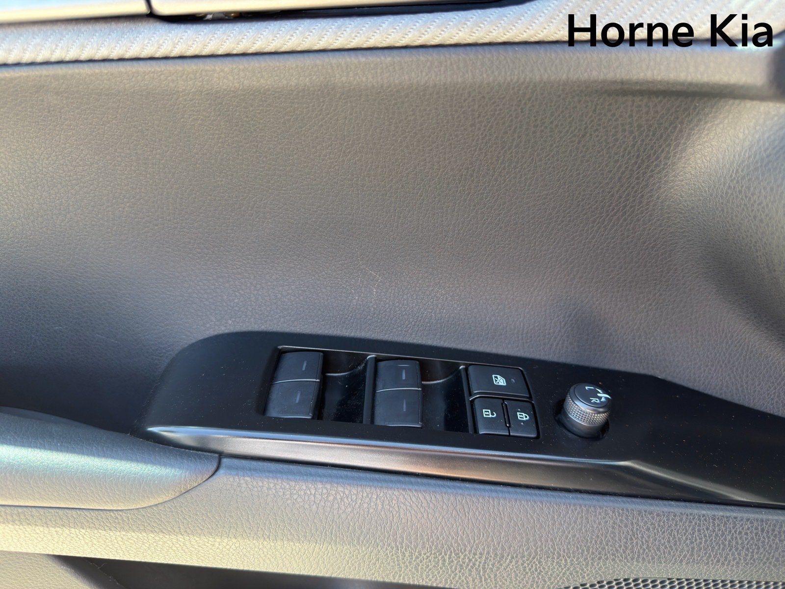 Used 2025 Toyota Camry SE w/ Convenience Package FWD image 22