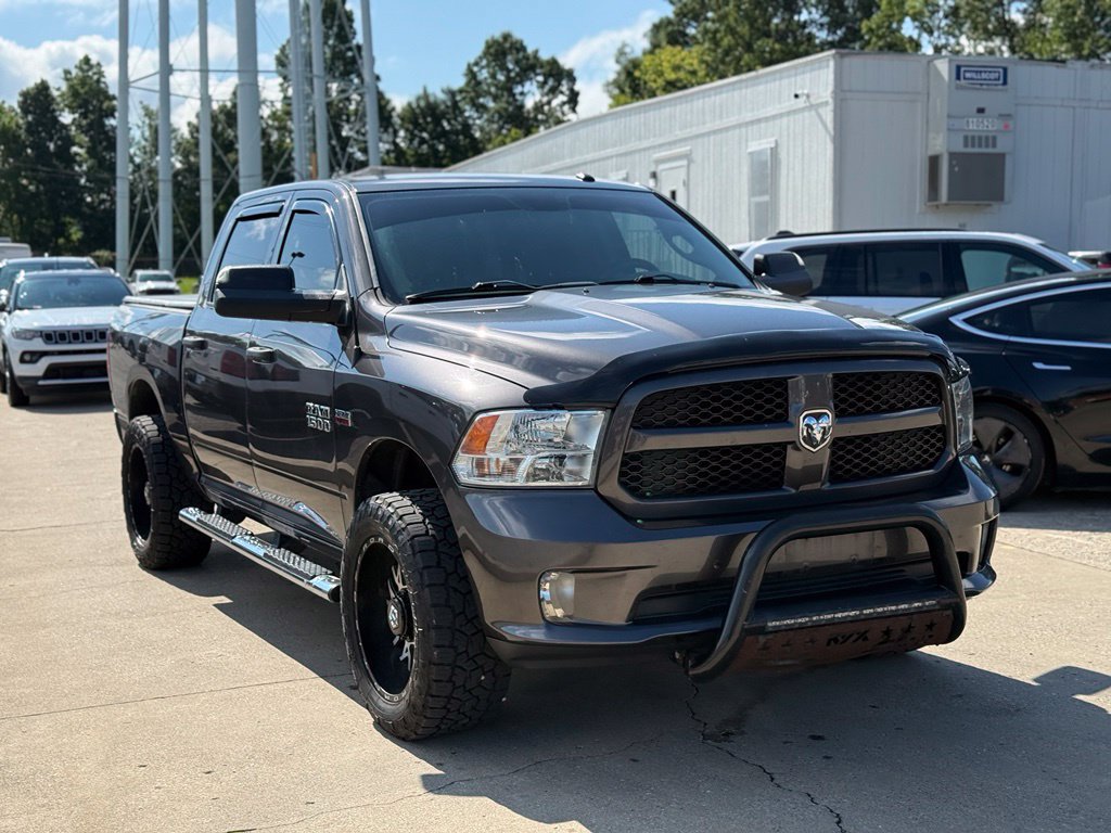 Used 2018 RAM 1500 Express w/ Express Value Package AWD/4WD image 4