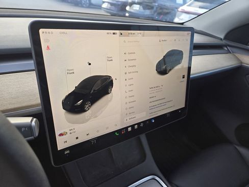 Used 2024 Tesla Model Y Long Range AWD/4WD image 13