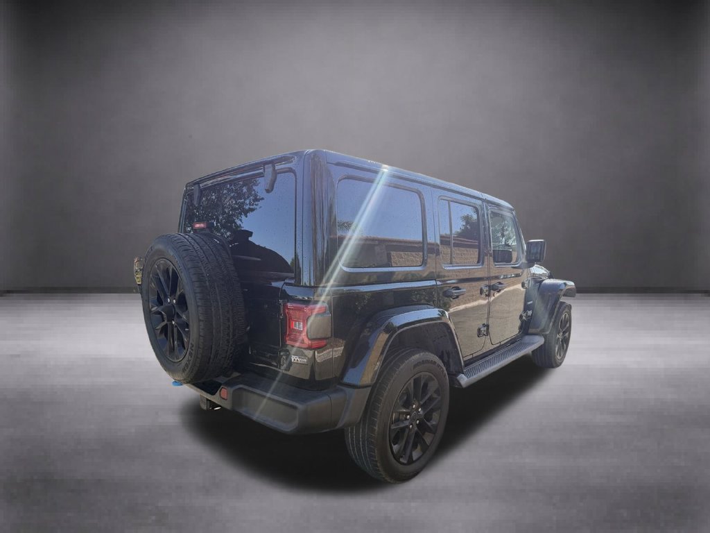 Used 2024 Jeep Wrangler Unlimited Sahara w/ Technology Group AWD/4WD image 15