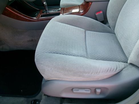 Used 2002 Toyota Camry XLE image 12