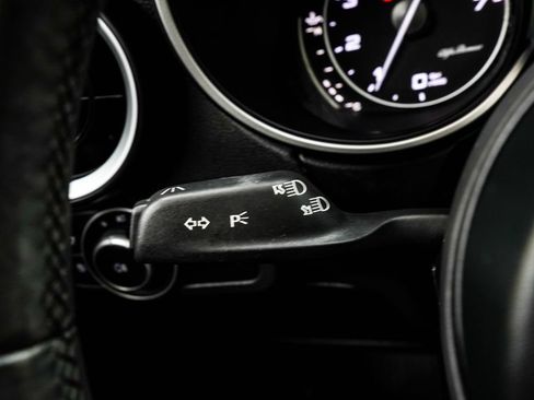 Used 2022 Alfa Romeo Stelvio Ti AWD/4WD image 36