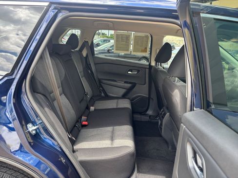 Used 2025 Nissan Rogue SV FWD image 28