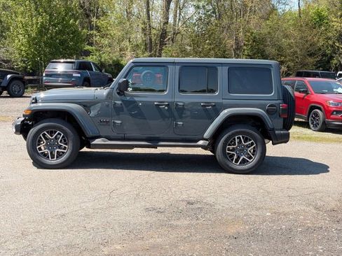 New 2026 Jeep Wrangler Unlimited Sahara AWD/4WD image 6