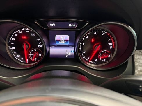 Used 2020 Mercedes-Benz GLA 250 4MATIC w/ Premium Package image 37