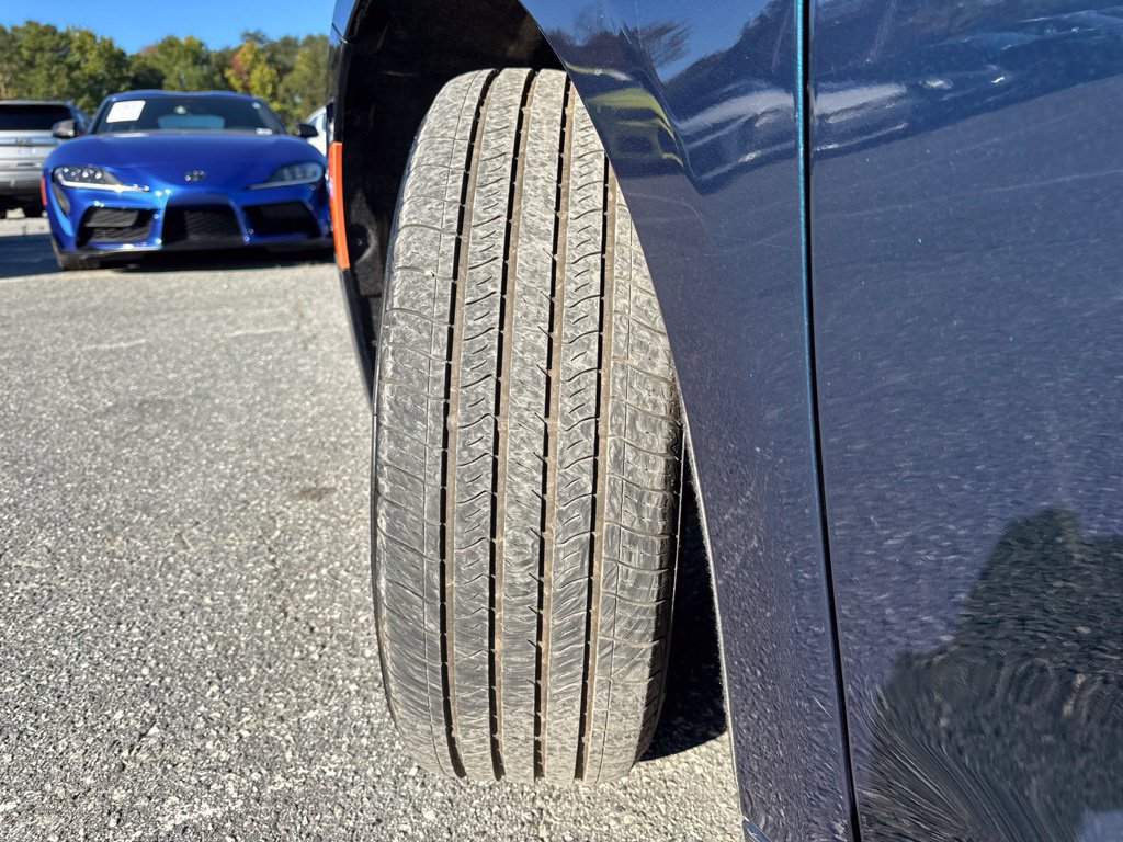 Used 2025 Chrysler Pacifica Premium FWD image 35