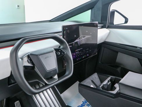 Used 2024 Tesla Cybertruck AWD Crew Cab image 20