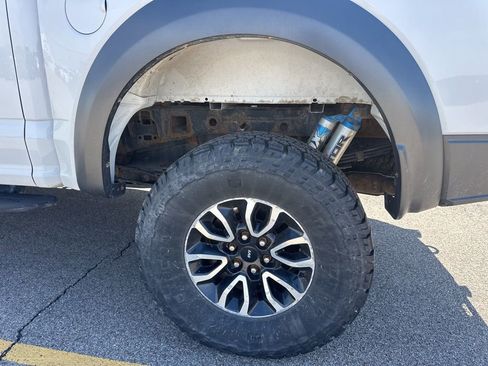 Used 2018 Ford F150 Raptor w/ Equipment Group 802A Luxury image 14