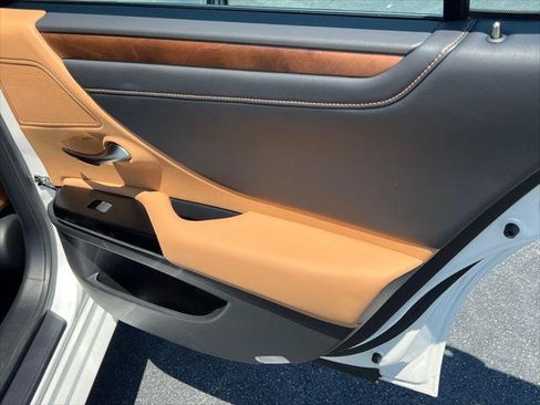 Certified 2024 Lexus ES 300h w/ Technology Package FWD image 16