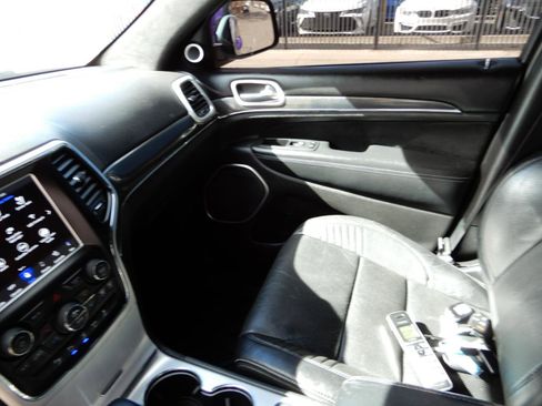 Used 2018 Jeep Grand Cherokee SRT AWD/4WD image 15