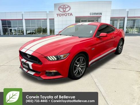 Used 2015 Ford Mustang GT image 4