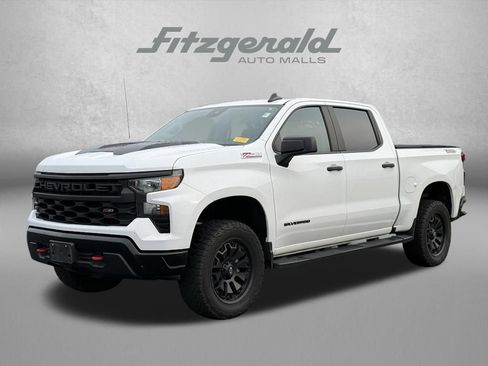 Used 2022 Chevrolet Silverado 1500 Custom Trail Boss AWD/4WD image 3