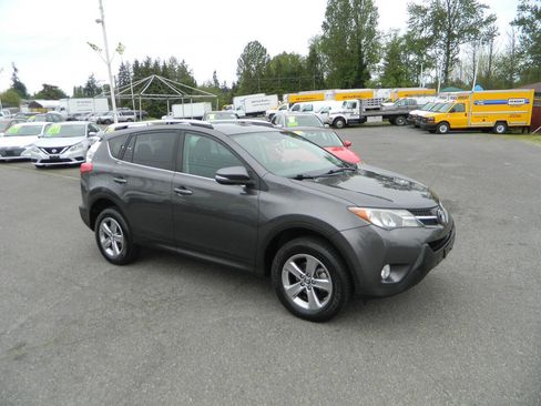 Used 2015 Toyota RAV4 XLE FWD image 2