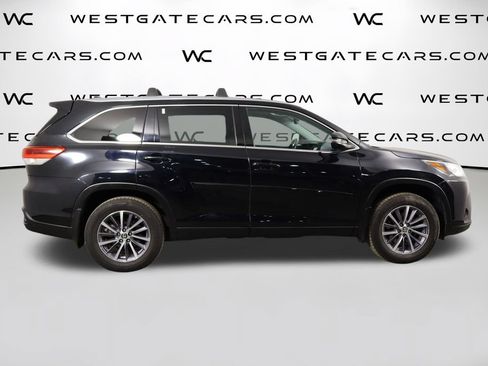 Used 2019 Toyota Highlander XLE AWD/4WD image 48