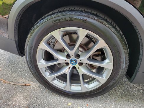 Used 2025 BMW X5 xDrive50e AWD/4WD image 17