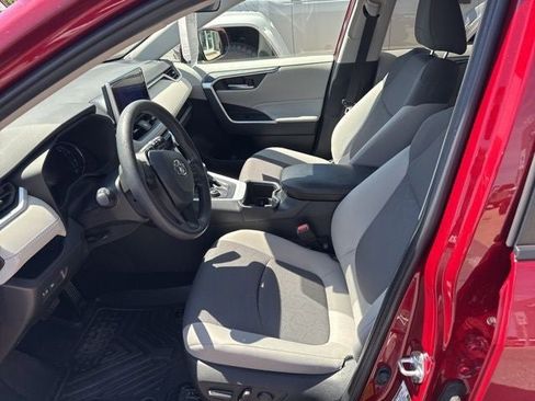 Used 2024 Toyota RAV4 XLE image 20