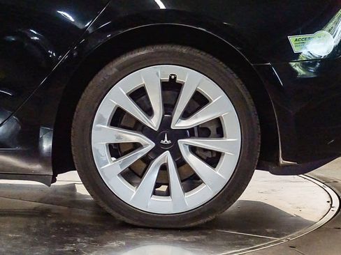 Used 2023 Tesla Model 3 Standard Range image 10