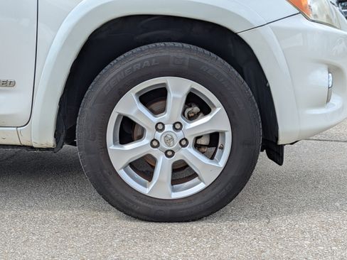 Used 2012 Toyota RAV4 Limited image 12