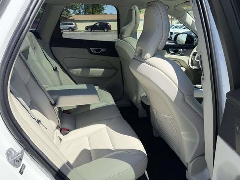 Used 2024 Volvo XC60 B5 Core w/ Climate Package AWD/4WD image 13