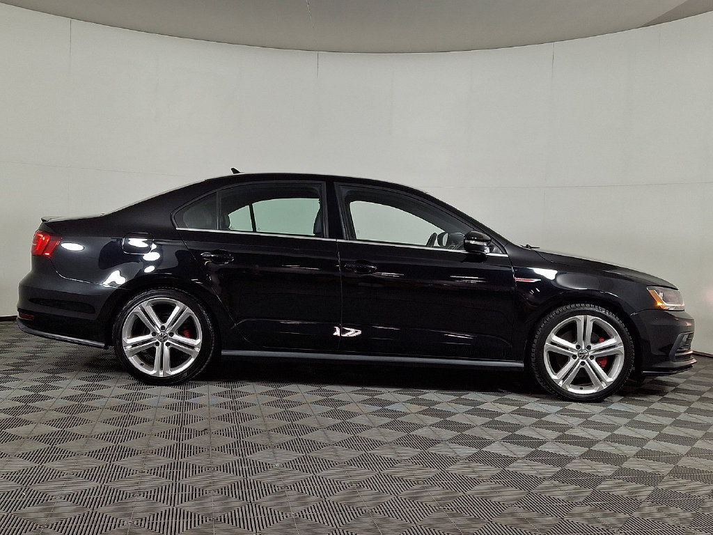 Used 2017 Volkswagen Jetta GLI FWD image 10