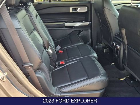 Used 2023 Ford Explorer XLT w/ Equipment Group 202A AWD/4WD image 28