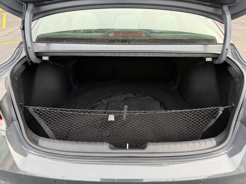 Used 2023 Hyundai Elantra Limited image 39