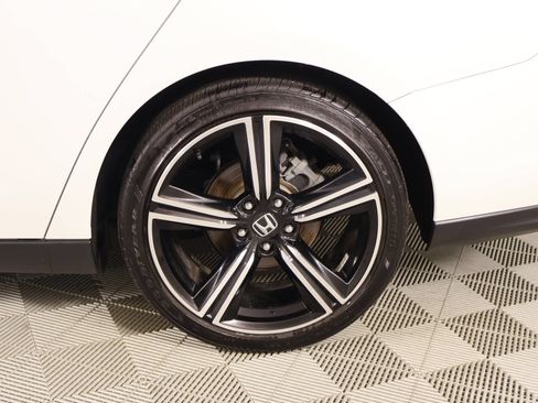 Used 2025 Honda Accord Sport image 19