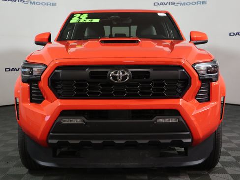 Used 2024 Toyota Tacoma TRD Sport w/ TRD Sport Upgrade Package AWD/4WD image 13