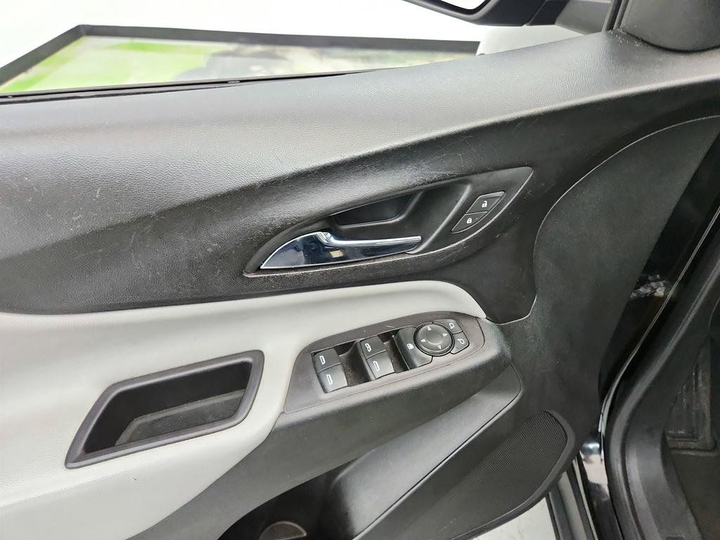 Used 2020 Chevrolet Equinox LS FWD image 20