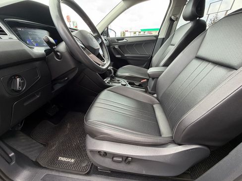 Used 2022 Volkswagen Tiguan SE AWD/4WD image 11
