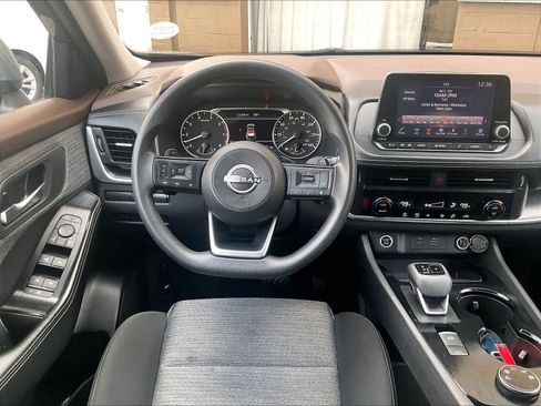 Used 2023 Nissan Rogue SV image 17